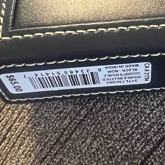 Tommy Hilfiger Double Billfold Black leather wallet - Picture 7 of 7